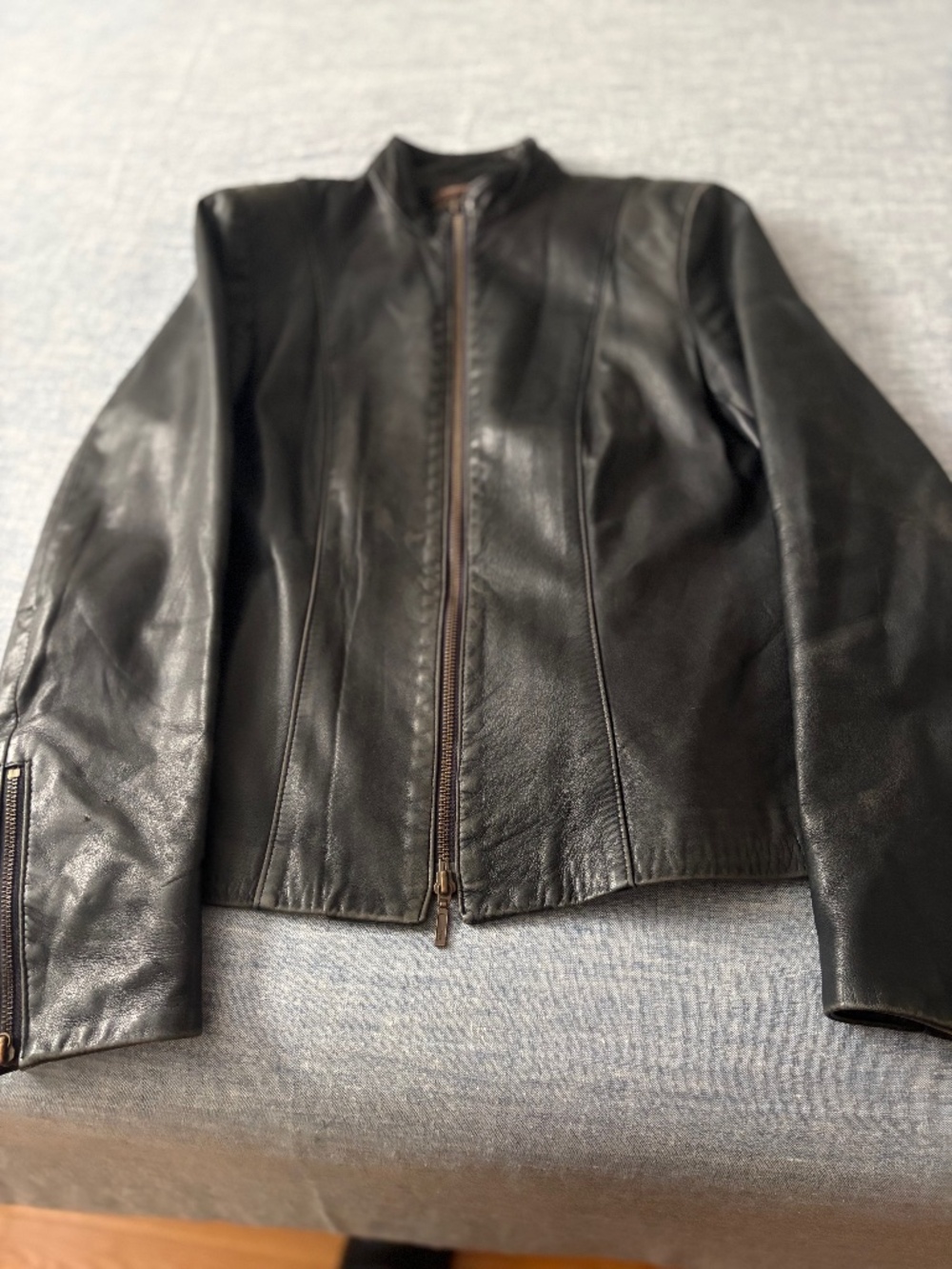 Danier Ladies Blue Leather Jacket Size Small